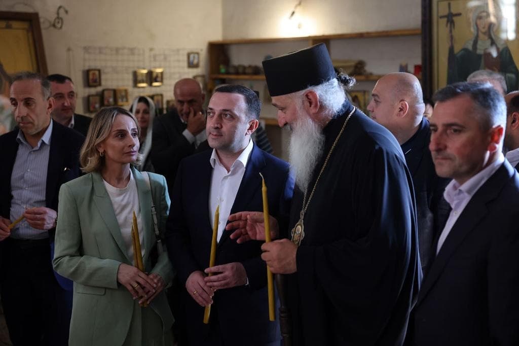 ირაკლი ღარიბაშვილი ნიკორწმინდის ეპისკოპოს ვახტანგს შეხვდა