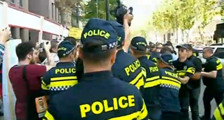 Frontnews image description