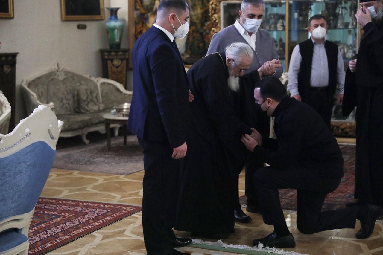 Frontnews image description