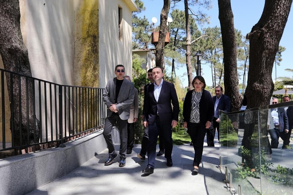 პრემიერმა გრიგოლეთში ახალი სასტუმრო გრიგოლეთი ბიჩ რიზორტი დაათვალიერა