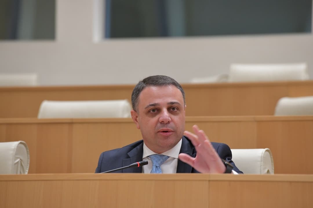 ალუდა ღუდუშაური – ვინ ჩამოჯდება ახლა ამ პოლიტიკურ პუფზე, ამასაც მალე დაინახავს ჩვენი საზოგადოება