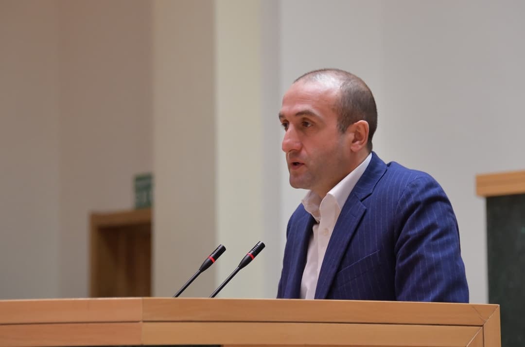 იაგო ხვიჩია – ერთადერთი ფული, რომელიც არ კონტროლდება, არის ენჯეოებში შემოსული ამერიკული ფული