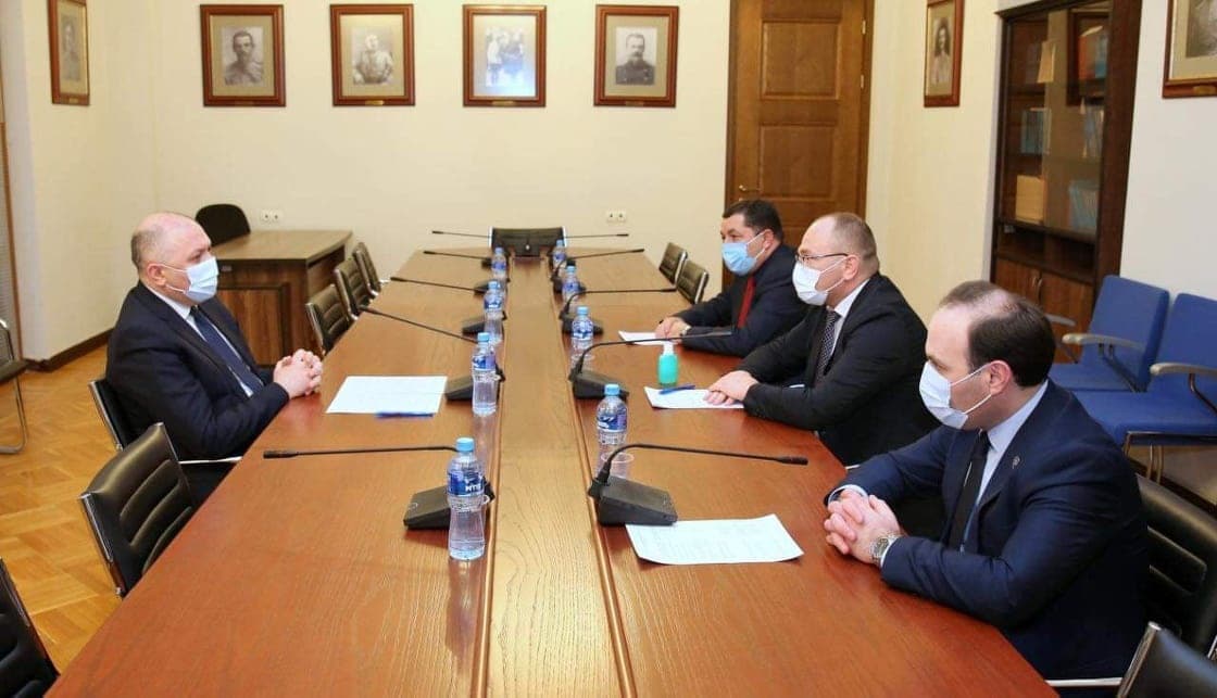 Frontnews image description