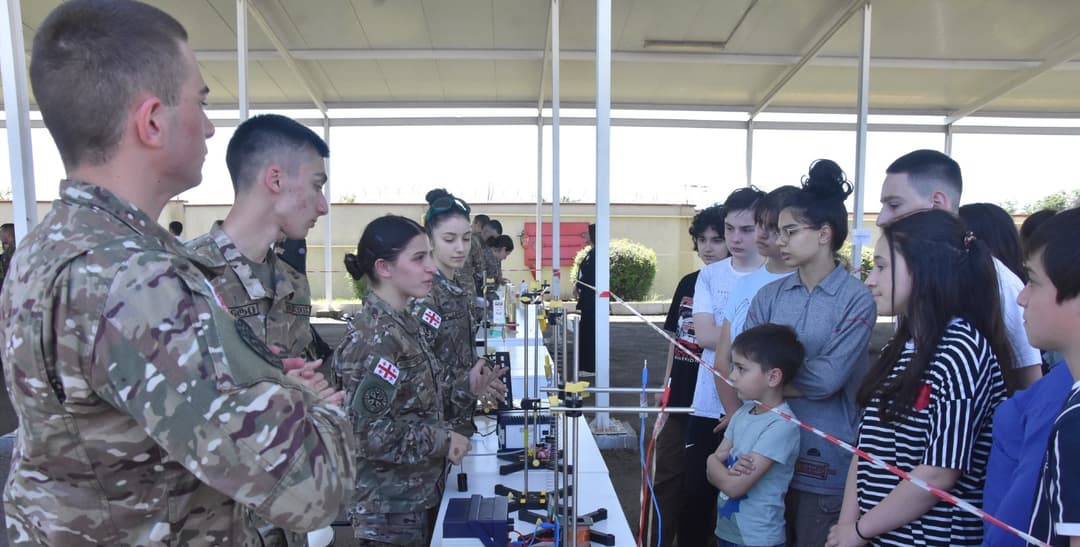 კადეტთა სამხედრო ლიცეუმში ღია კარის დღე გაიმართა