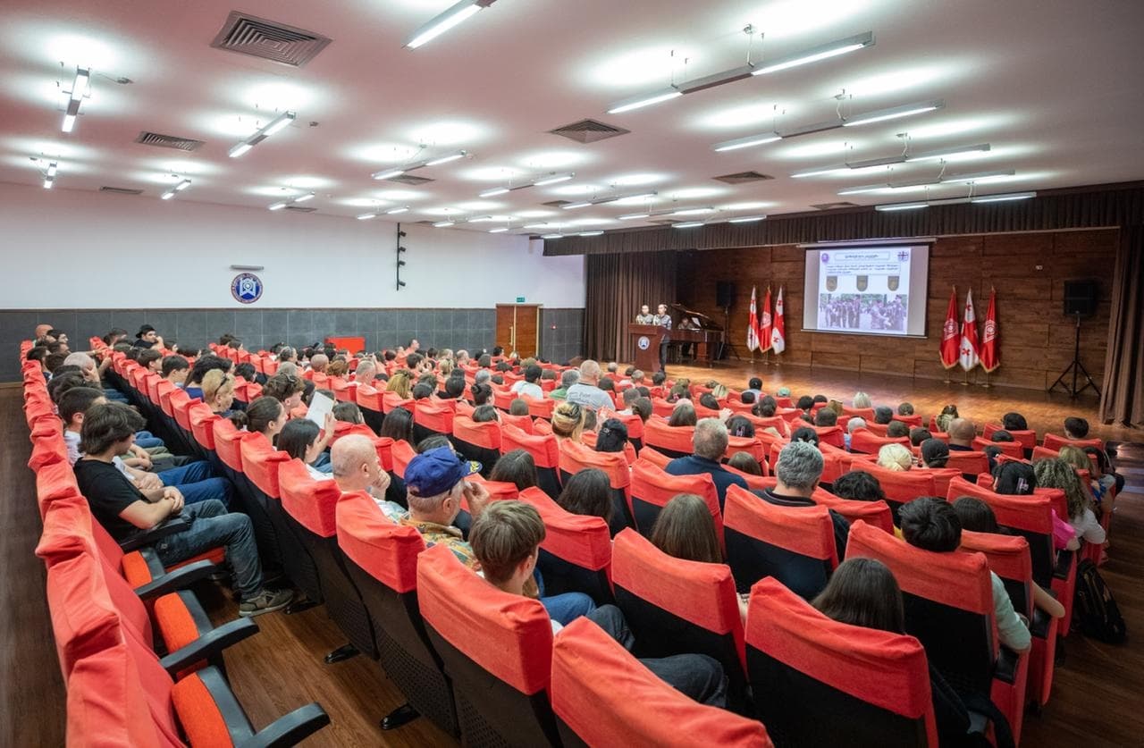 Frontnews image description