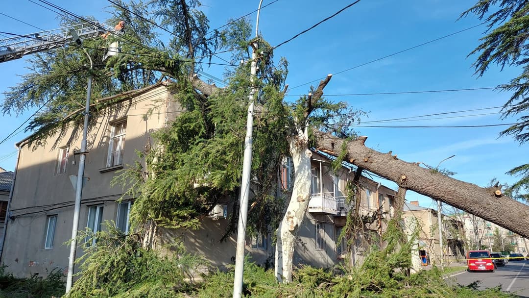 რეგიონებში სტიქიას ებრძვიან