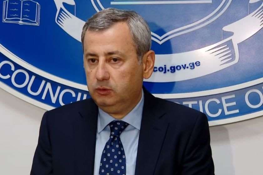 ვლადიმერ ხუჭუა – მოსამართლე, რომელიც ფაჩუჩებით აცხადებს გადაწყვეტილებას, ჩემს მიმართ პრეტენზიებს გამოთქვამს