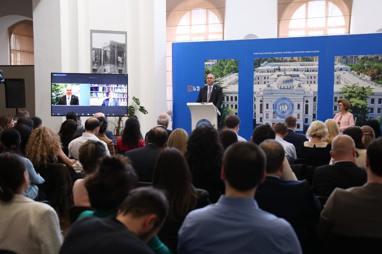 Frontnews image description