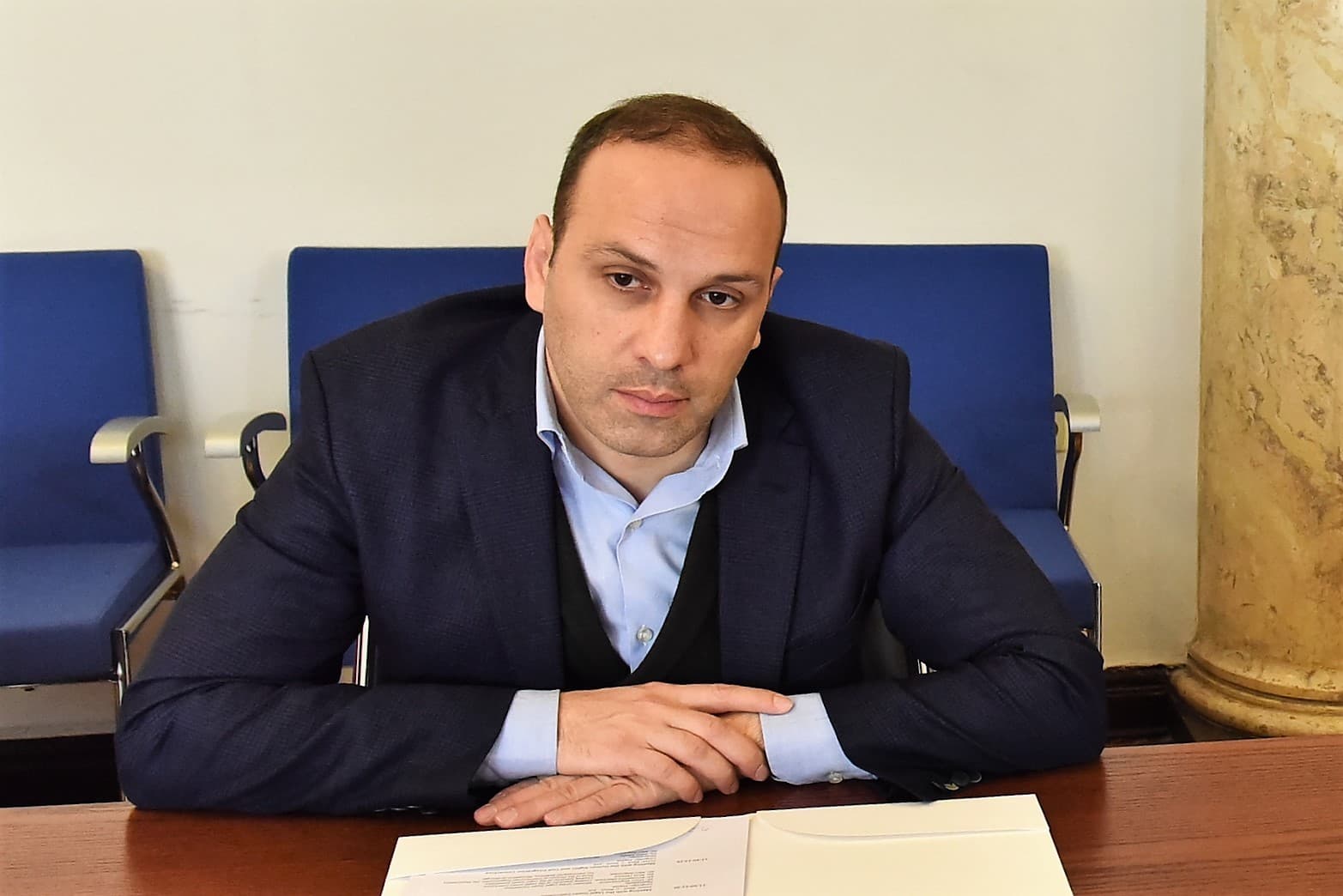 Frontnews image description