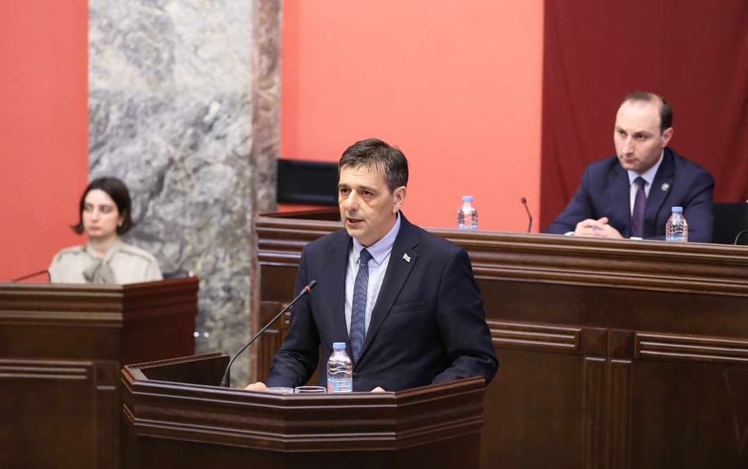 იურიდიულ საკითხთა კომიტეტმა “საარჩევნო კოდექსში“ განხორციელებულ ცვლილებასთან დაკავშირებით პრეზიდენტის მოტივირებულ შენიშვნებს მხარი არ დაუჭირა