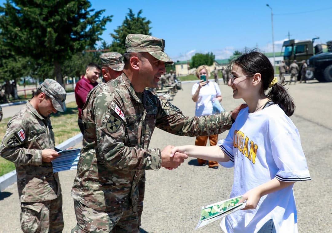 რუსთავის 24-ე ქართული გიმნაზიის მოსწავლეები ვაზიანში იმყოფებოდნენ