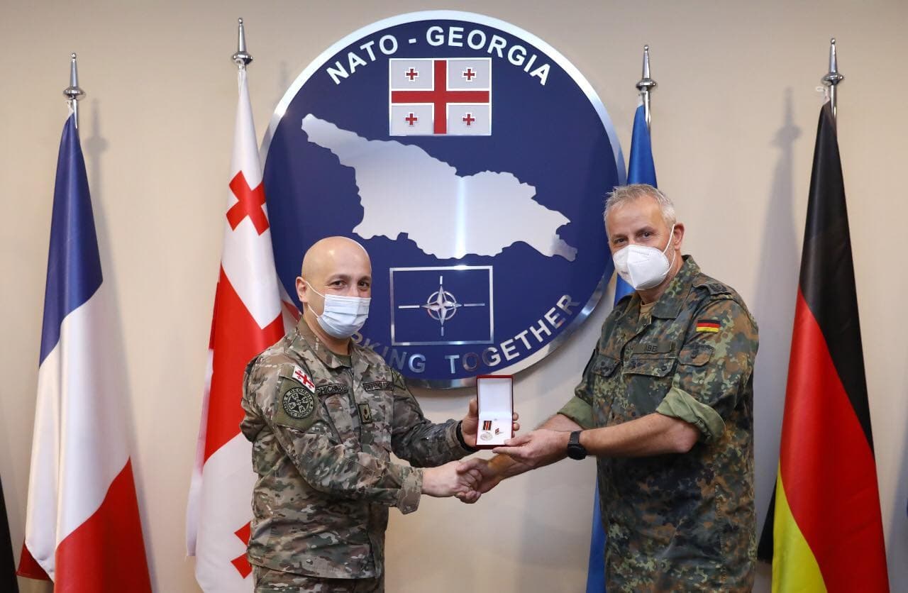 Frontnews image description