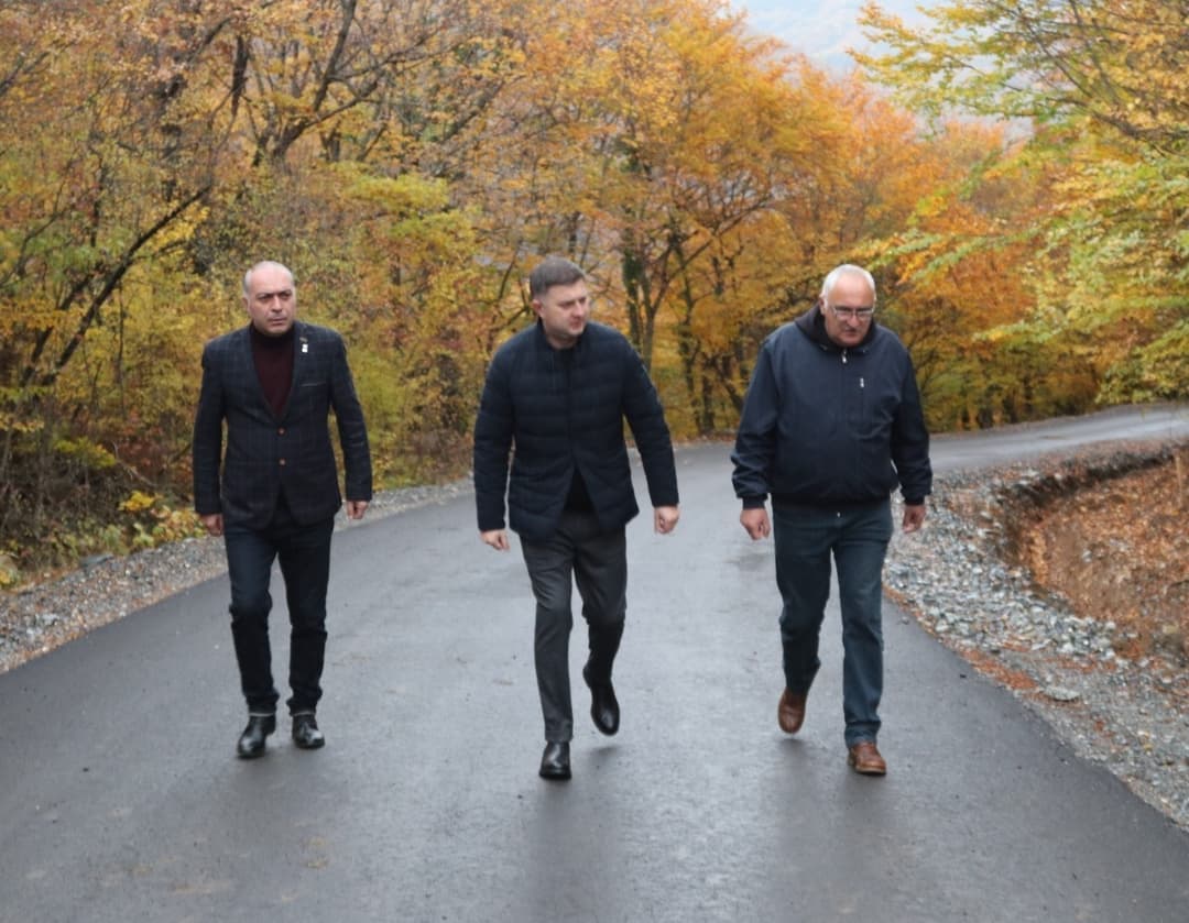 ონის მუნიციპალიტეტში ინფრასტრუქტურულ პროექტებზე სამუშაოები აქტიურად მიმდინარეობს