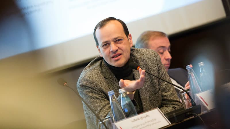 ლაშა პაპაშვილი – ყველამ იცის, ირაკლის დამსახურებაა, რომ ლარის კურსი 3 ლარს ჩამოსცდა