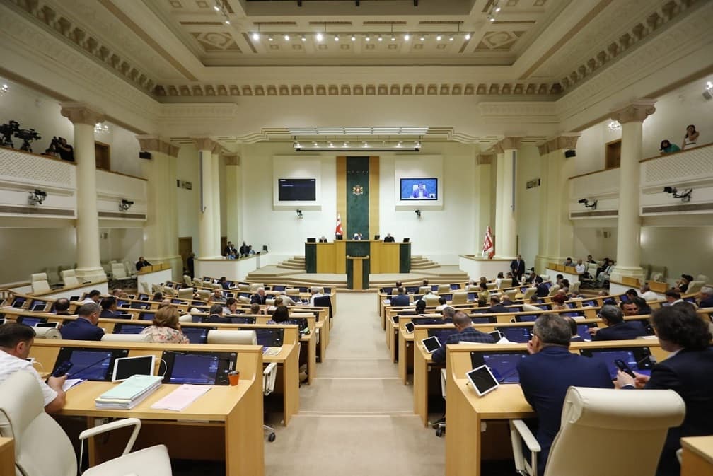 შალვა პაპუაშვილმა პრეზიდენტს რიგგარეშე სესიის გამართვის თაობაზე მიმართა