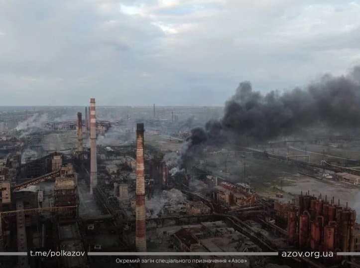 “ჯოჯოხეთი ამოვიდა დედამიწაზე” – რუსმა ოკუპანტებმა “აზოვსტალის” ქარხნის ტერიტორიაზე პირველად ე.წ. ფოსფორის ბომბები გამოიყენეს