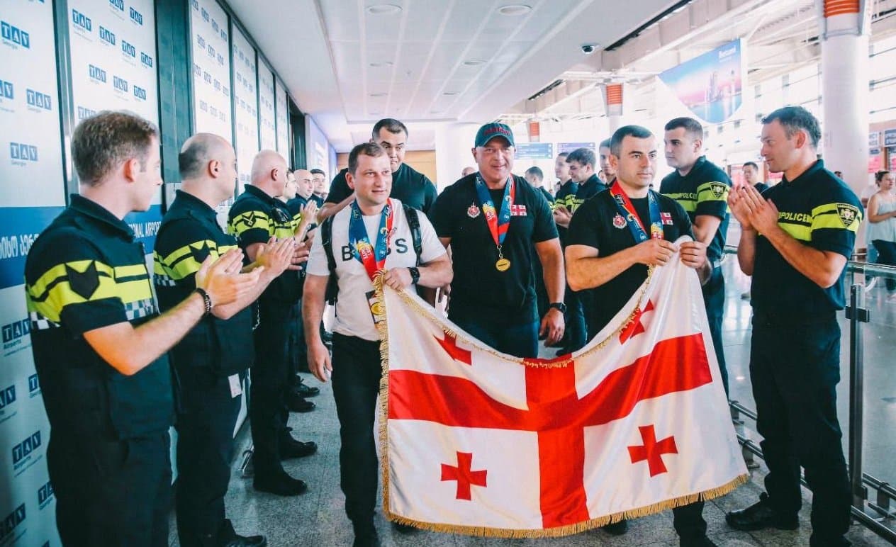 Frontnews image description