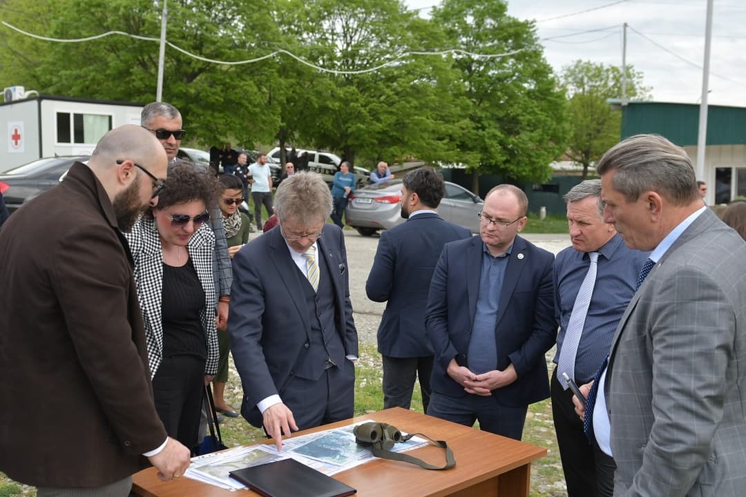 ჩეხეთის რესპუბლიკის პარლამენტის სენატის პრეზიდენტმა ოძისში საოკუპაციო ხაზი მოინახულა
