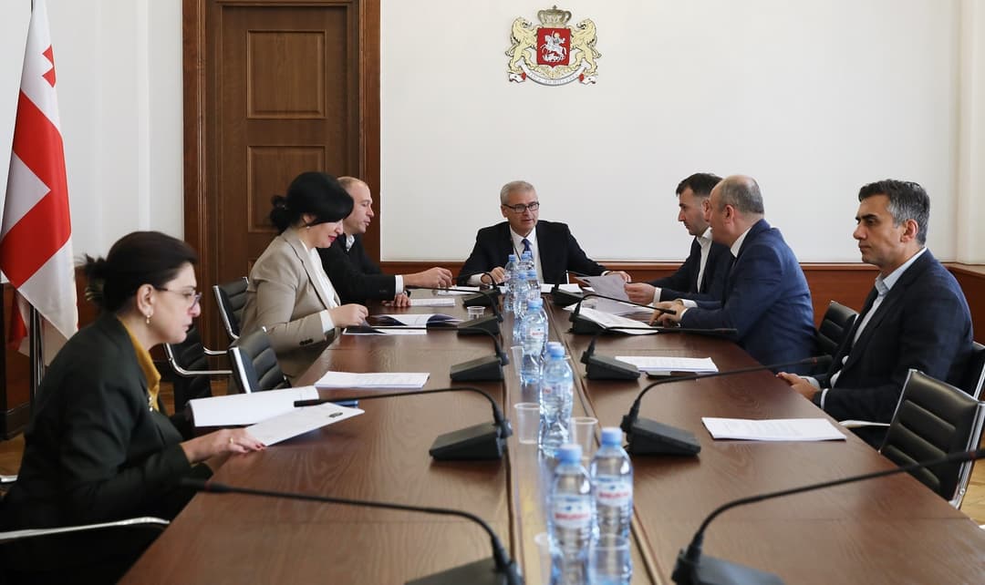 კომიტეტმა პარლამენტის წევრებად გიორგი ჩაკვეტაძის, თენგიზ შარმანაშვილის, მერაბ ქვარაიას, სალომე ქურასბედიანის და ირაკლი კირცხალიას უფლებამოსილების საკითხზე იმსჯელა