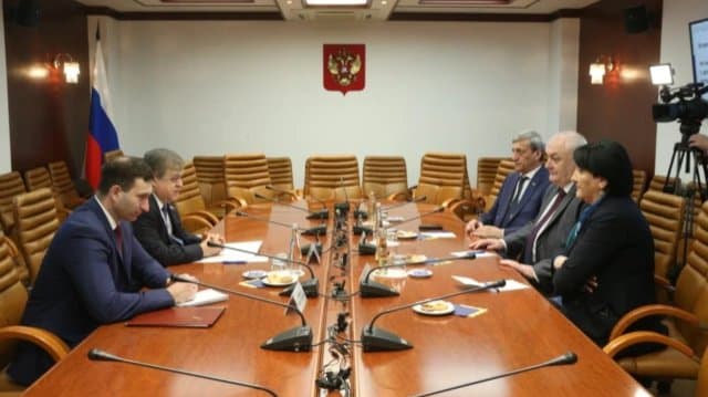 Frontnews image description