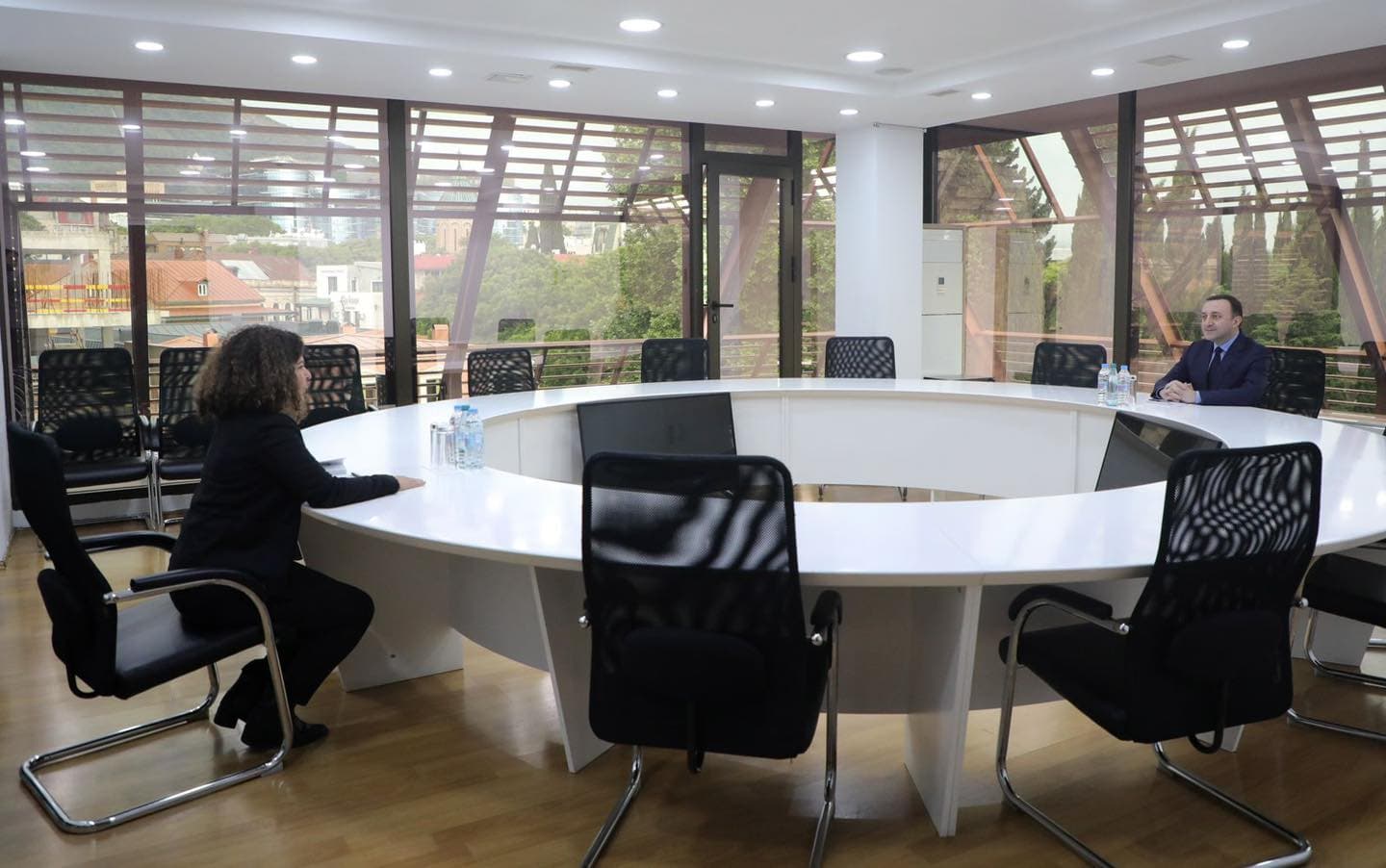 Frontnews image description