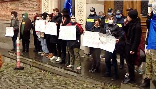 Frontnews image description