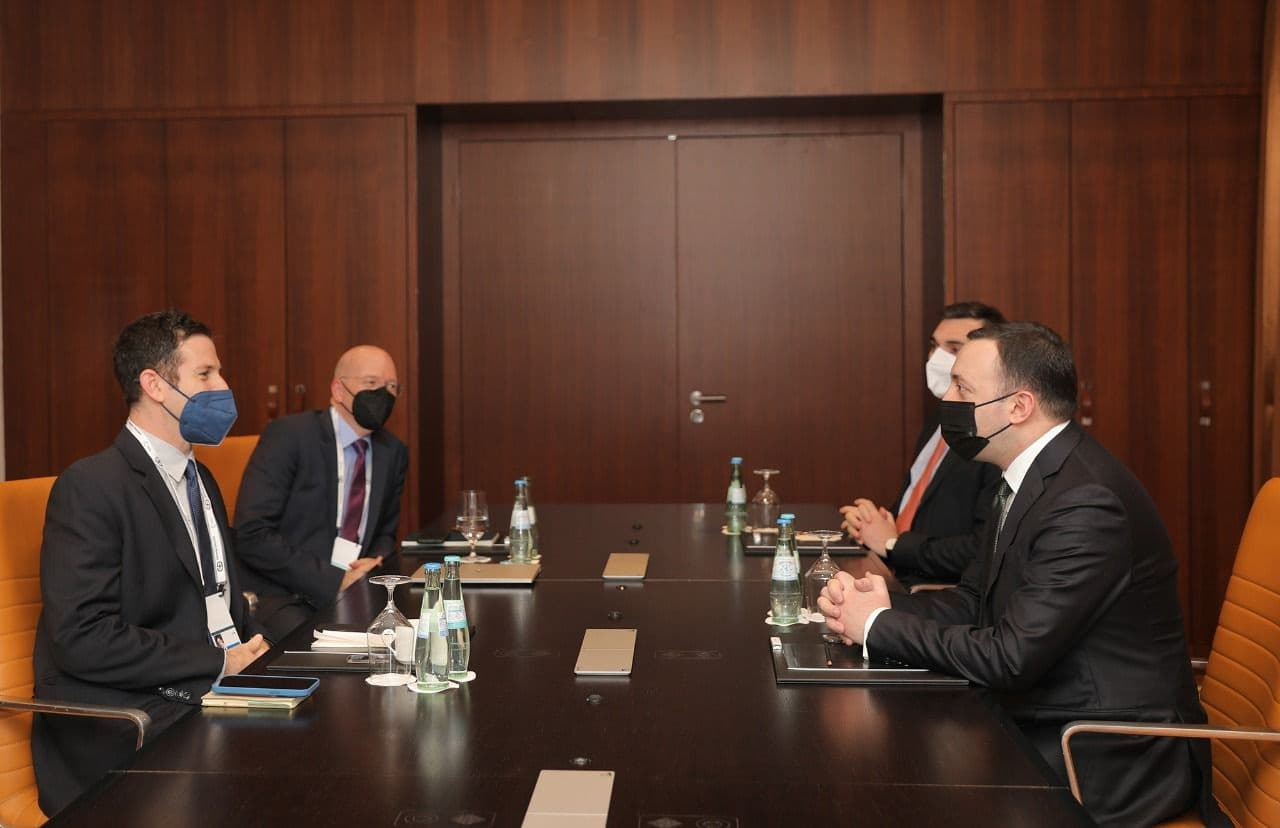 Frontnews image description