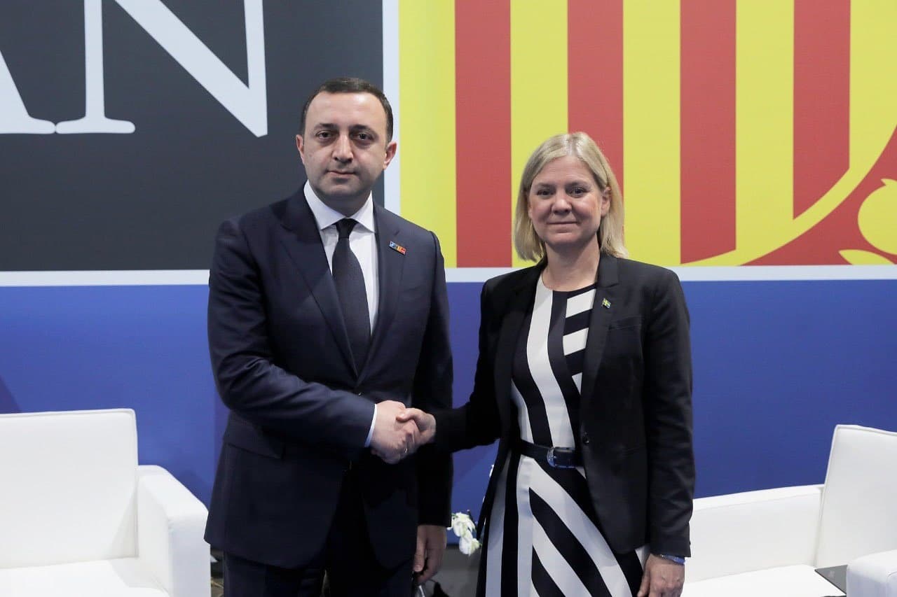 Frontnews image description