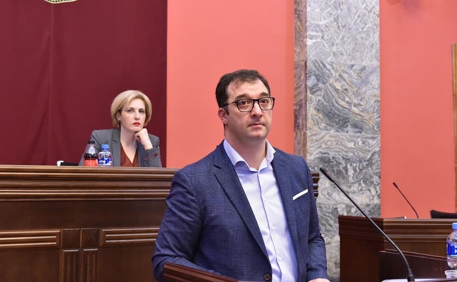 Frontnews image description