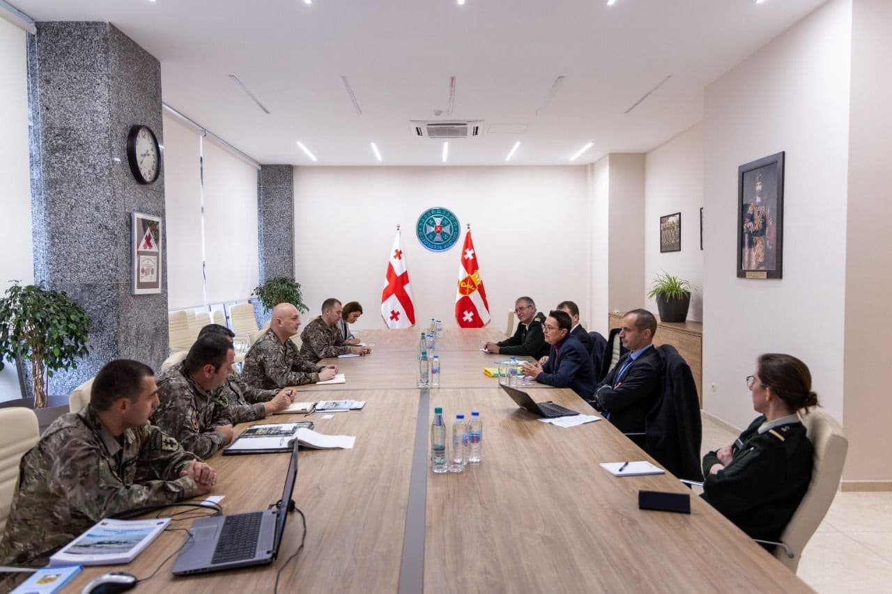 Frontnews image description