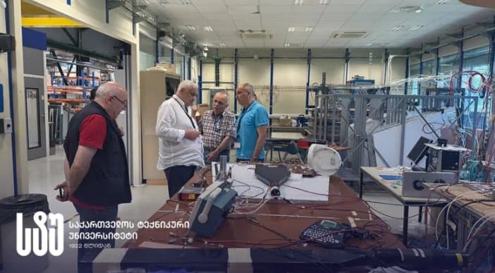 Frontnews image description