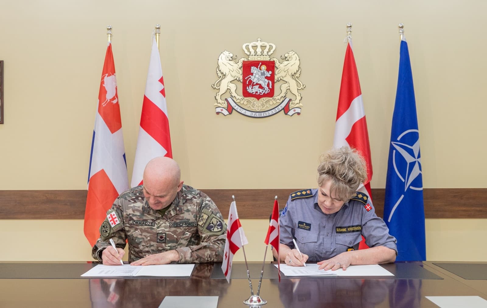 Frontnews image description