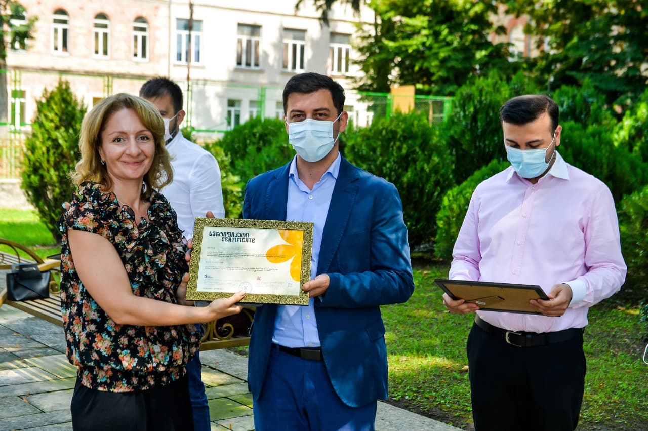 Frontnews image description