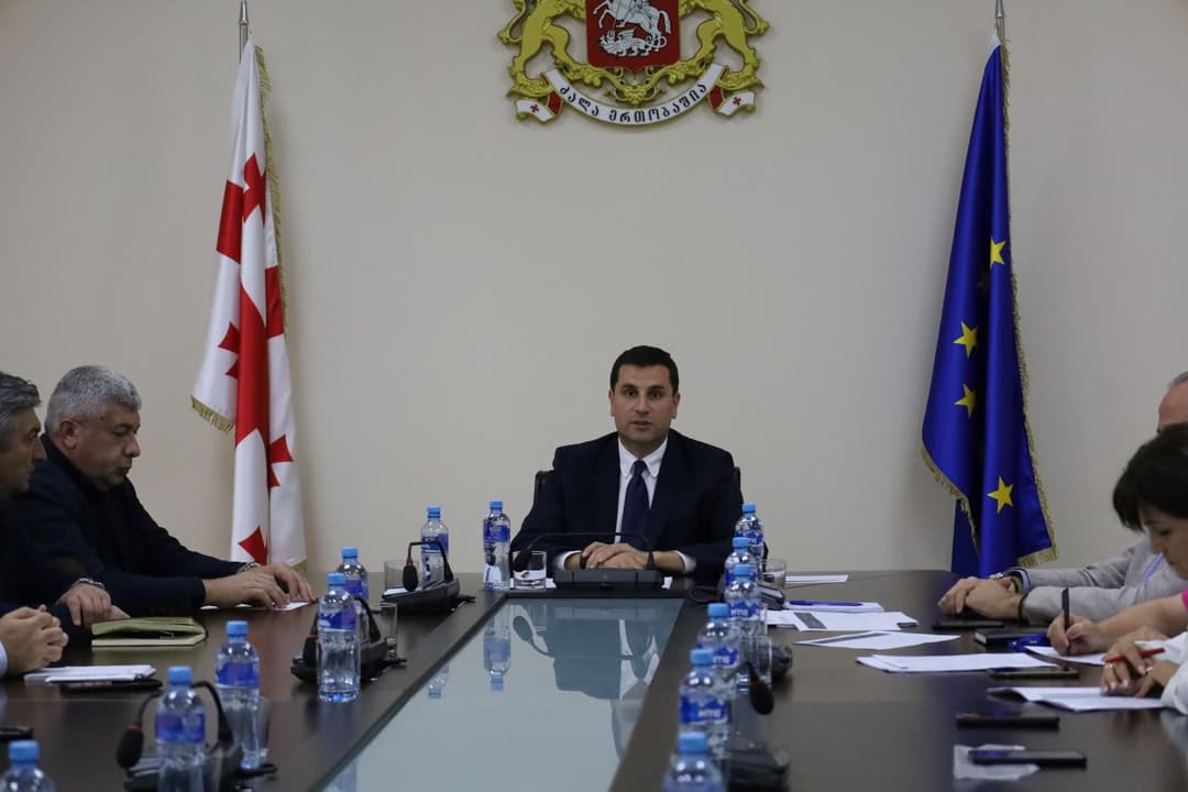 ბესიკ ამირანაშვილმა სამცხე-ჯავახეთში ექვსივე მუნიციპალიტეტის ხელმძღვანელ პირებთან სამუშაო თათბირი გამართა