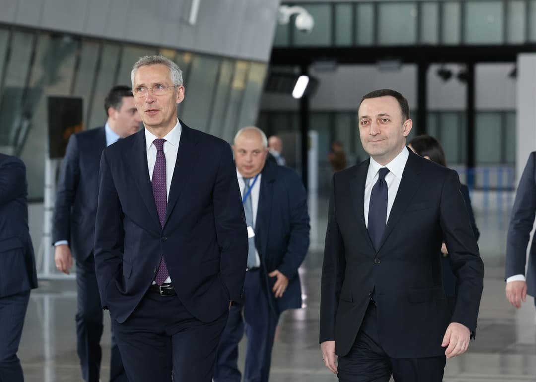 ირაკლი ღარიბაშვილმა და იენს სტოლტენბერგმა ორმხრივი თანამშრომლობის დღის წესრიგზე ისაუბრეს