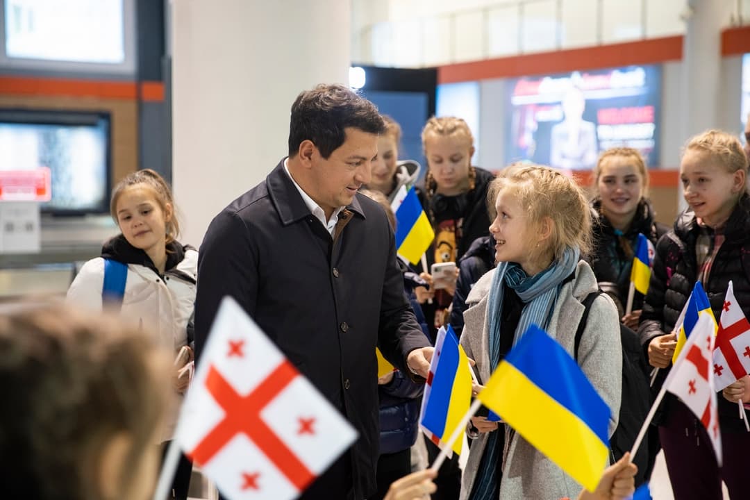 არჩილ თალაკვაძე – ჩვენი სოლიდარობა ომით დაზარალებულ უკრაინულ ოჯახებს, იმედი გვაქვს მშვიდობიანი, კარგი დღეები მალე დაბრუნდება