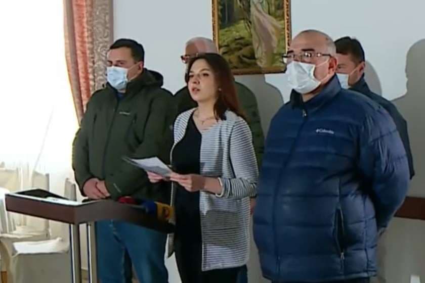 ხაშურში გიორგი გახარიას პარტიას რაიონული ორგანიზაციის წევრები ტოვებენ