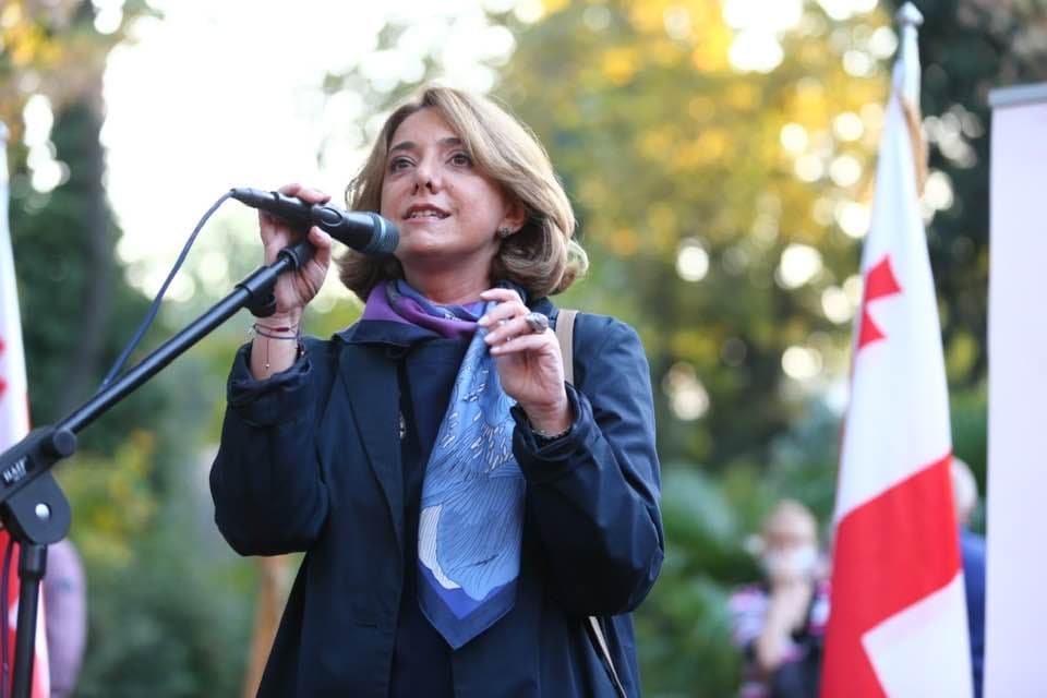 სალომე სამადაშვილი – უნდა გამოვაფხიზლოთ, სანამ დროა, გავერთიანდეთ, სამშობლოს დავკარგავთ