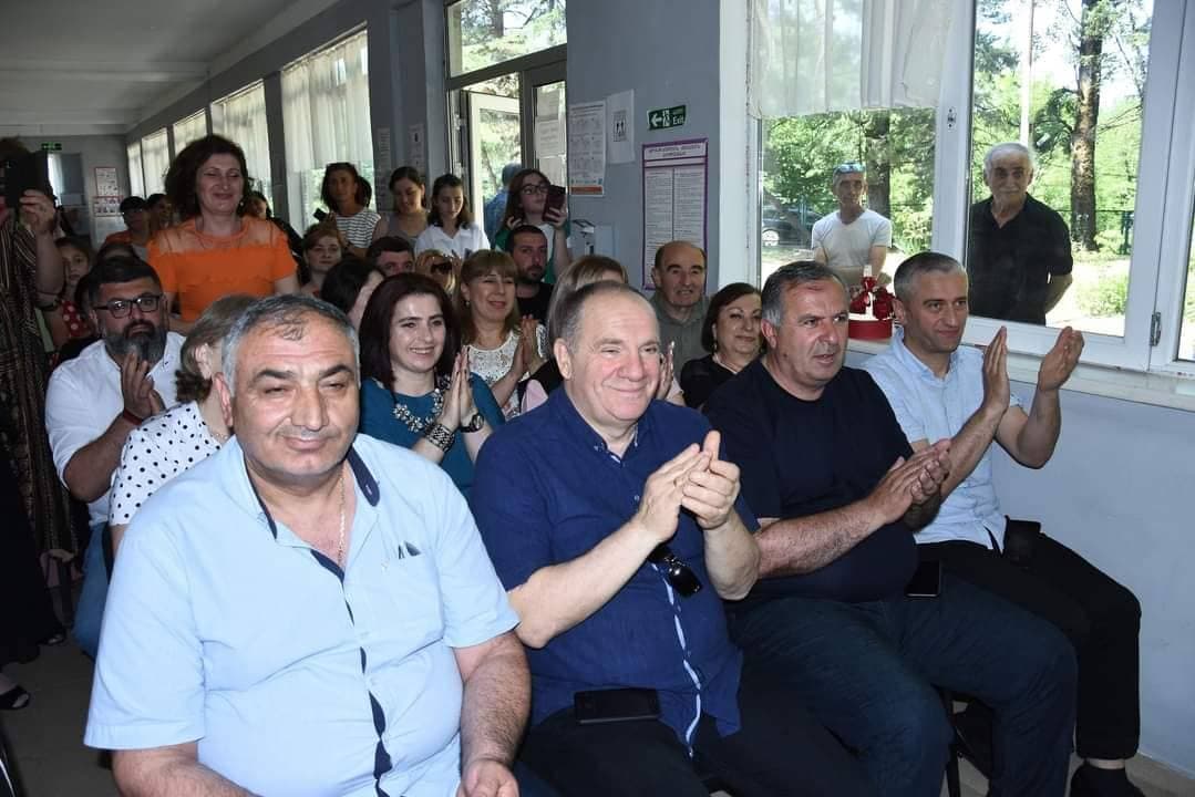 Frontnews image description