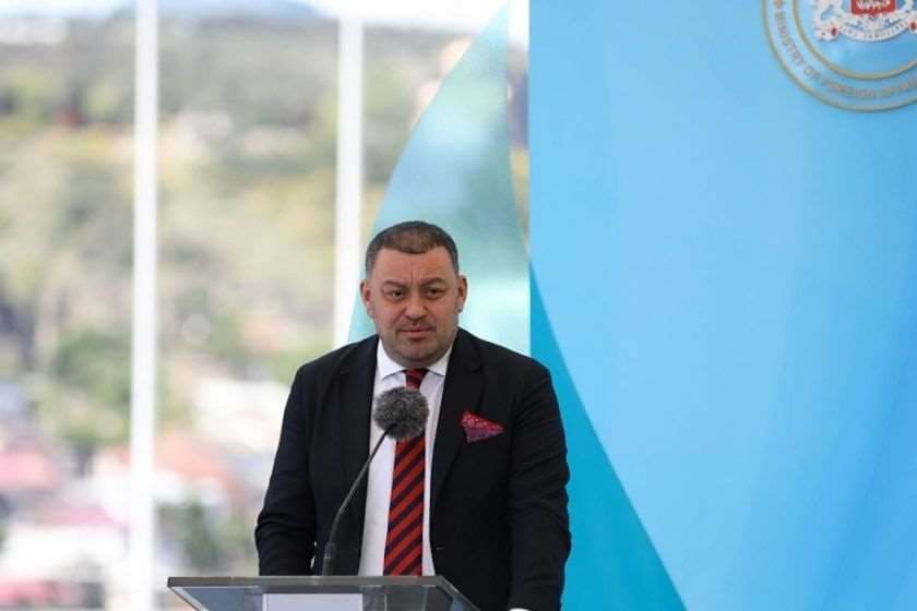 ბექა ოდიშარია – ნატოს საპარლამენტო ასამბლეაში მითხრეს, რომ კანდელაკი დარბოდა და სთხოვდა “ქართული ოცნების” პირობებში ხელი არ მოუწეროთ ვიზალიბერალიზაციის ასოცირებასო