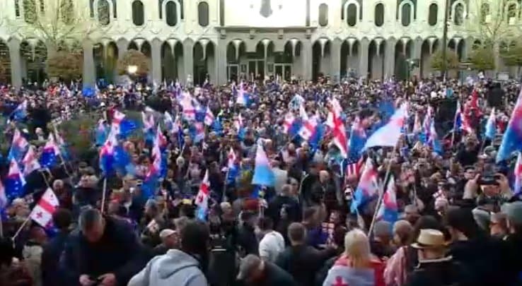 რუსთაველის გამზირზე საპროტესტო აქცია მიმდინარეობს