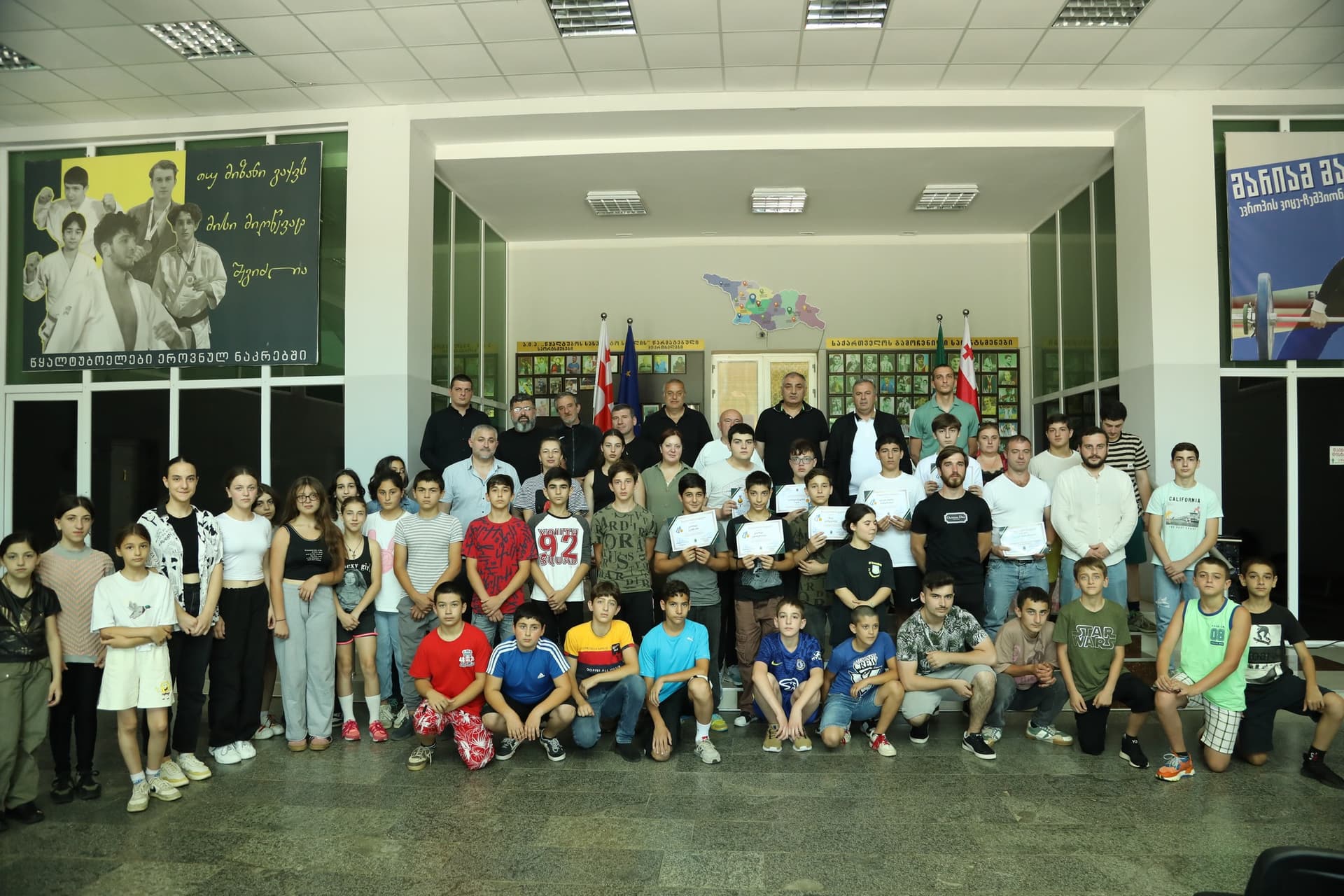 Frontnews image description