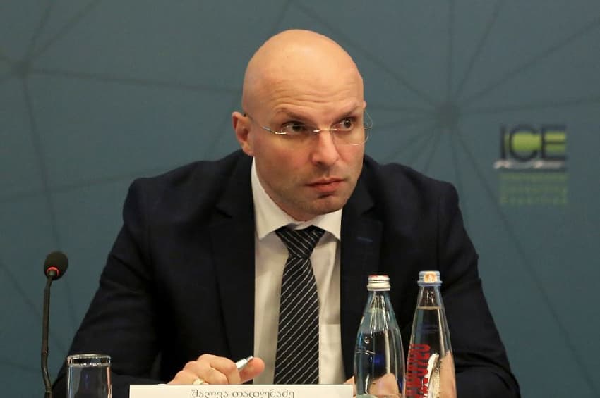 შალვა თადუმაძე – აეკრძალოს ეკა გიგაურს დავის დასრულებამდე ჩემს დიპლომთან დაკავშირებით ნებისმიერი ფორმით, საჯაროდ საუბარი