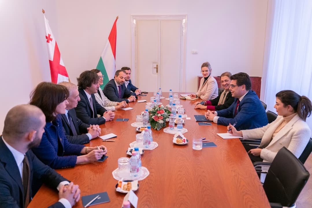 ირაკლი კობახიძე უნგრეთში ვიზიტის ფარგლებში, ევროპის კავშირის საქმეთა მინისტრის მოადგილეს შეხვდა