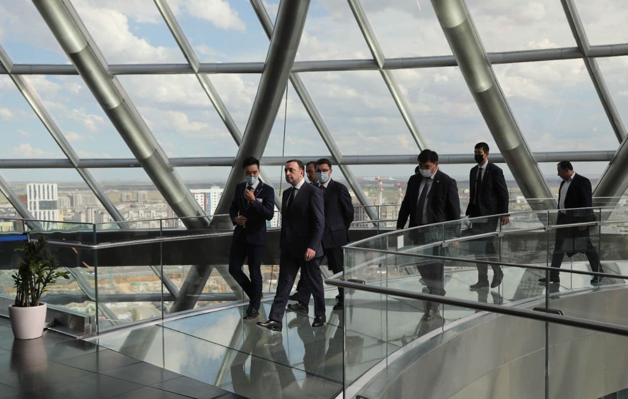 Frontnews image description