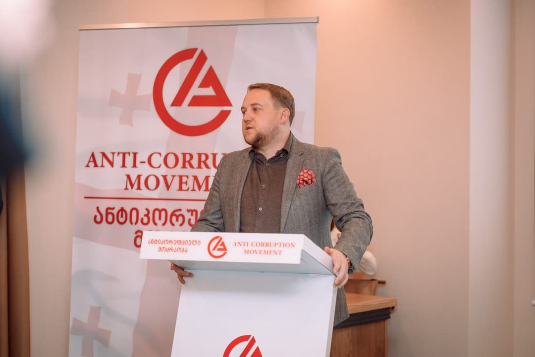 ვასო ურუშაძე დავით ნარმანიას კორუფციული სქემის მფარველობაში ადანაშაულებს