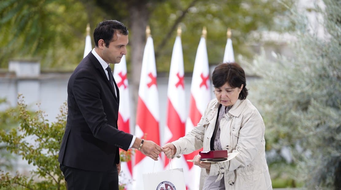 Frontnews image description