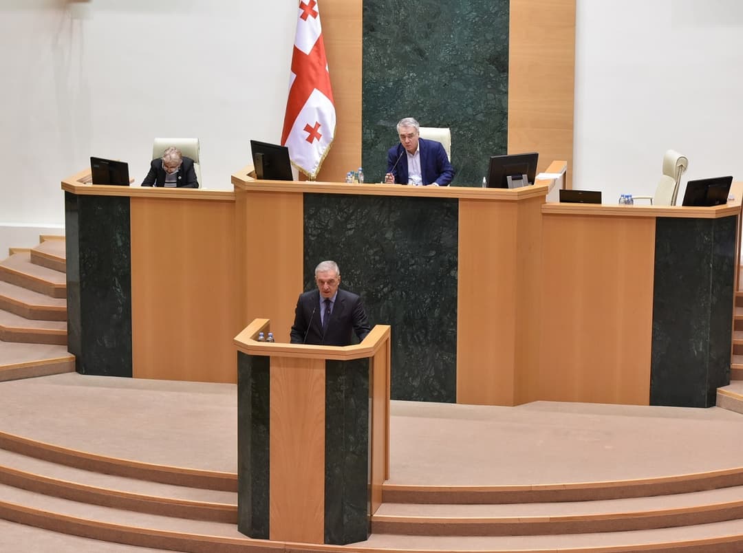 პარლამენტმა საზოგადოებრივი მაუწყებლის სამეურვეო საბჭოს მეურვეობის კანდიდატთა შესარჩევი საპარლამენტო საკონკურსო კომისიის შემადგენლობა დაამტკიცა