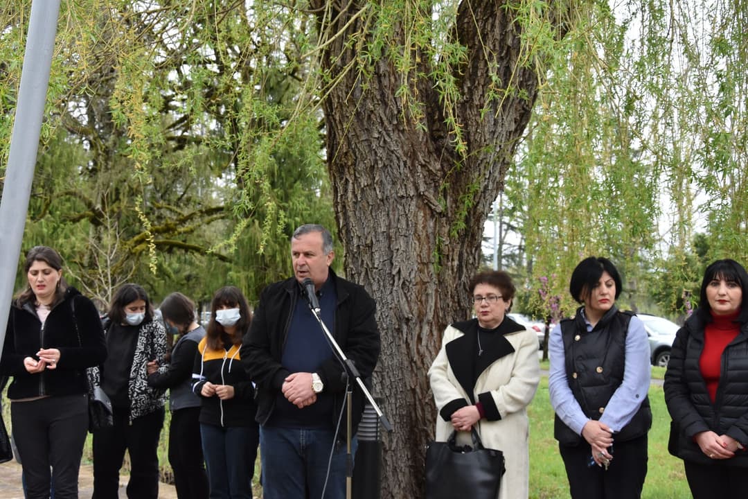 წყალტუბოს მუნიციპალიტეტის მერმა 9 აპრილის მემორიალი გვირგვინით შეამკო
