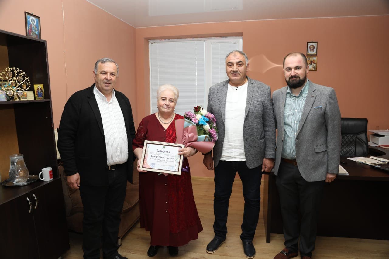 Frontnews image description